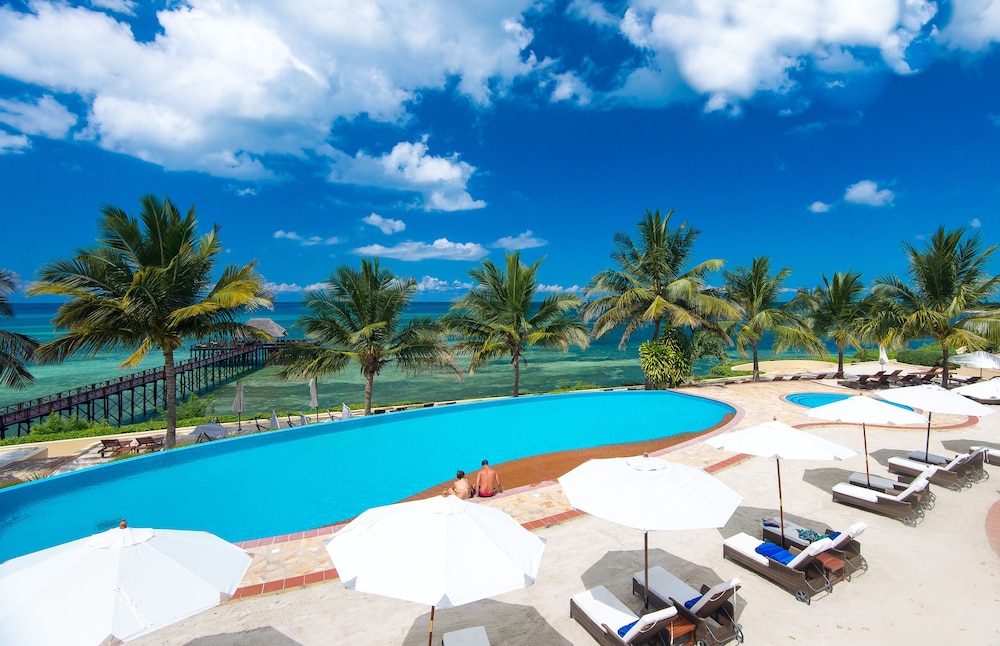 Sea Cliff Resort and Spa Hotel in Mangapwani
