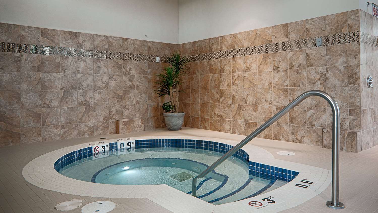 Best Western Plus Chateau Inn Sylvan Lake 8/15