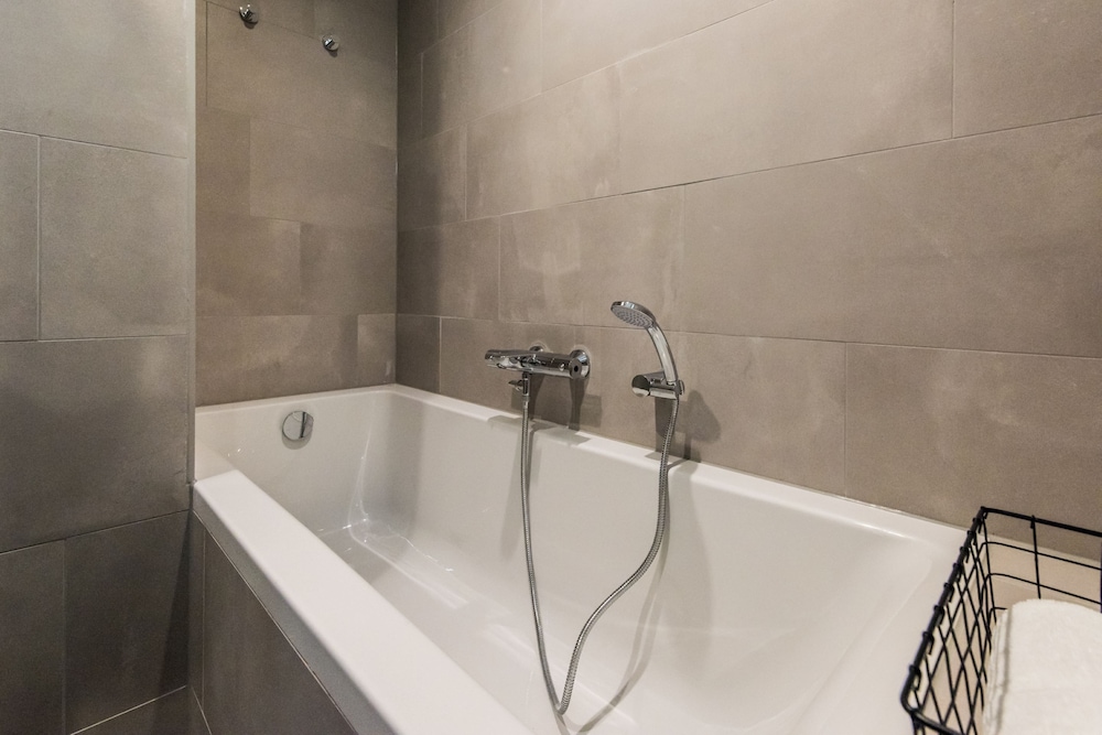Short Stay Group Eastern Docklands Apartments 48/50