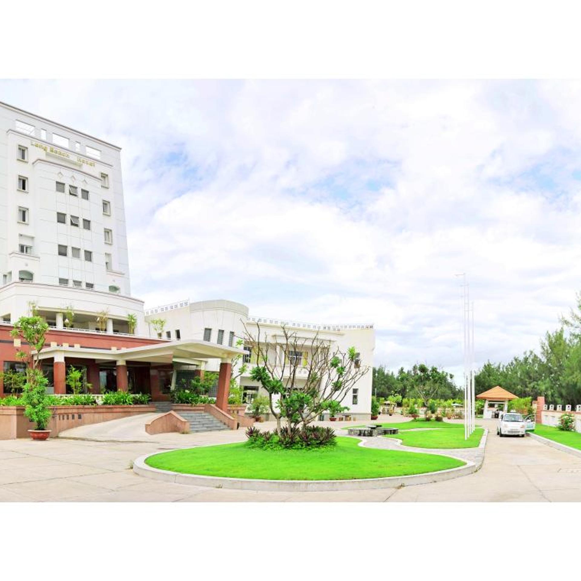 Long Beach Hotel 3/44