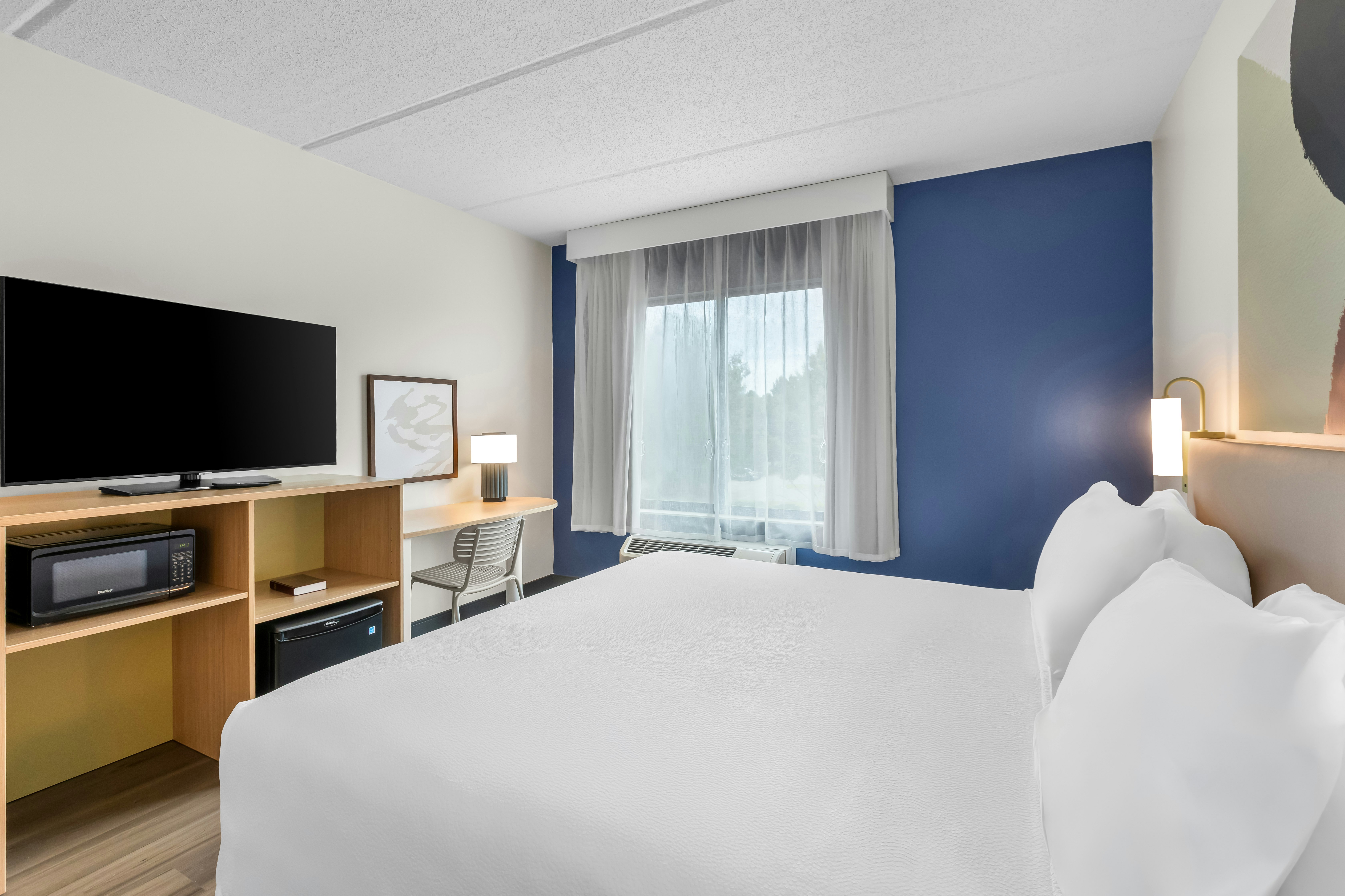 Room, King Bed, Accessible, Spark by Hilton Rock Hill 2/4