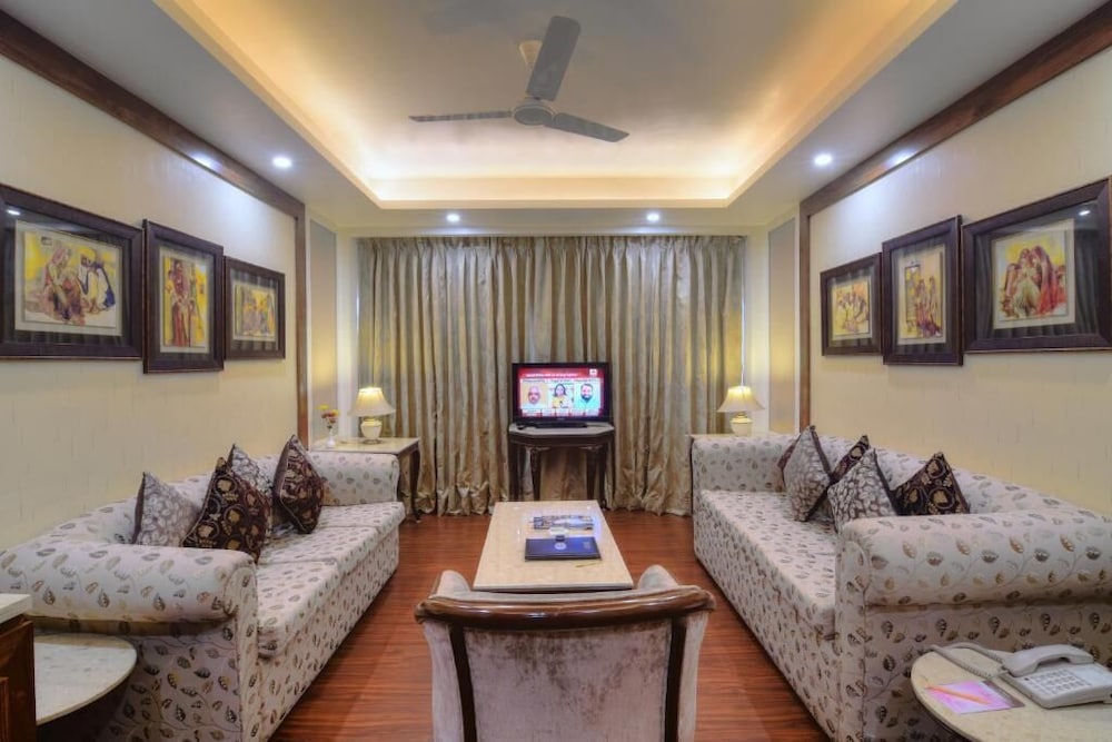 Hotel Chanakya Patna 19/34