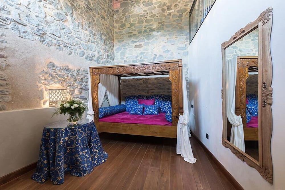 Castello Di Pontebosio Luxury Resort 33/50