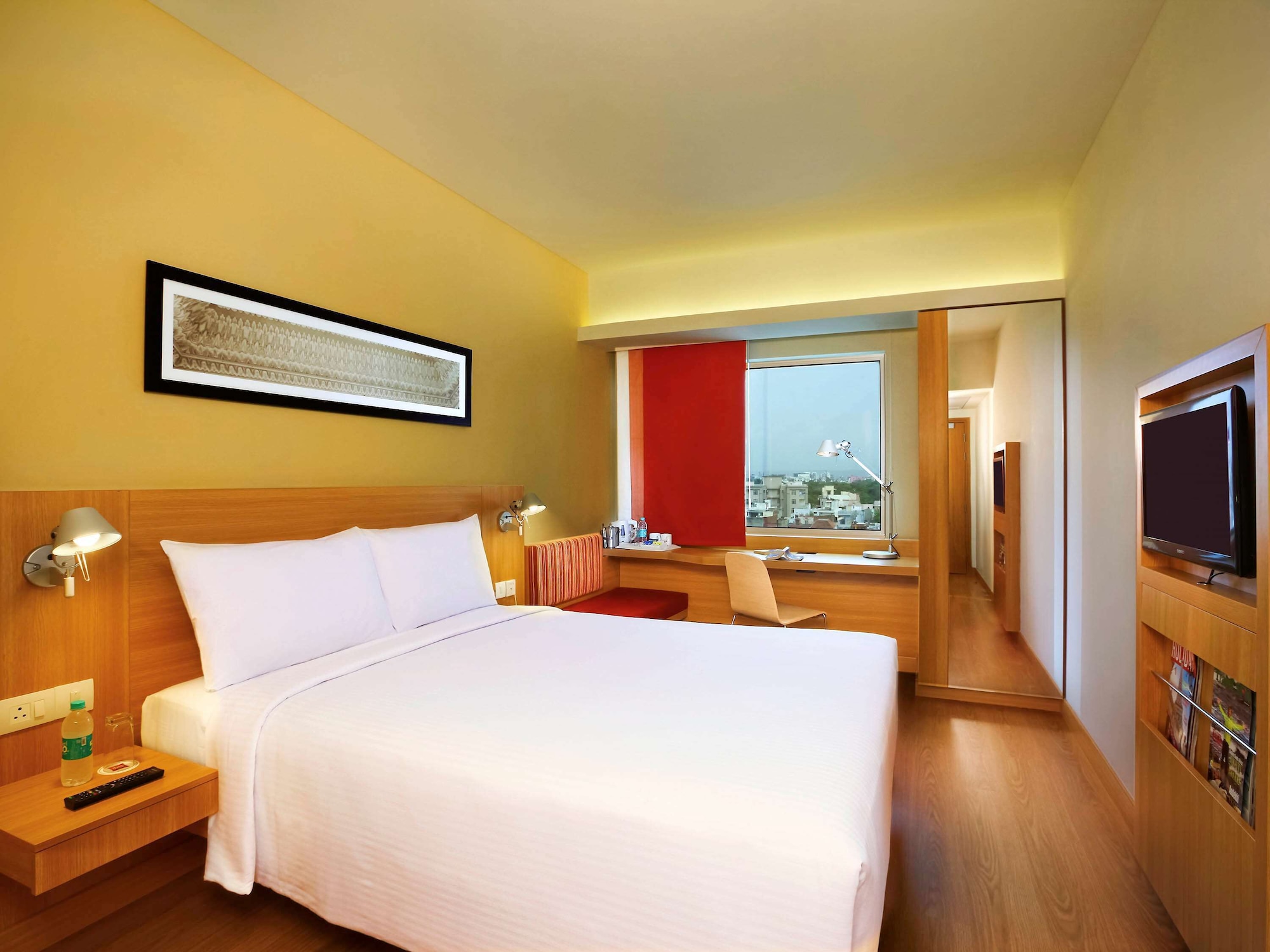 STANDARD, QUEEN BED