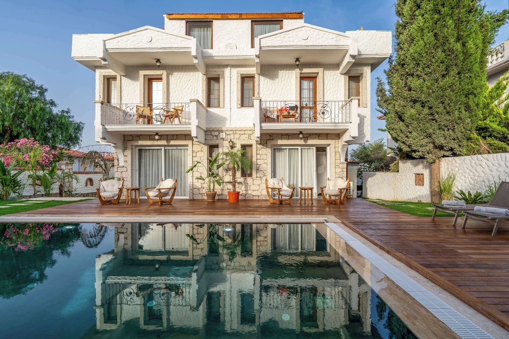 Bugra Alacati - Adults Only 2/42