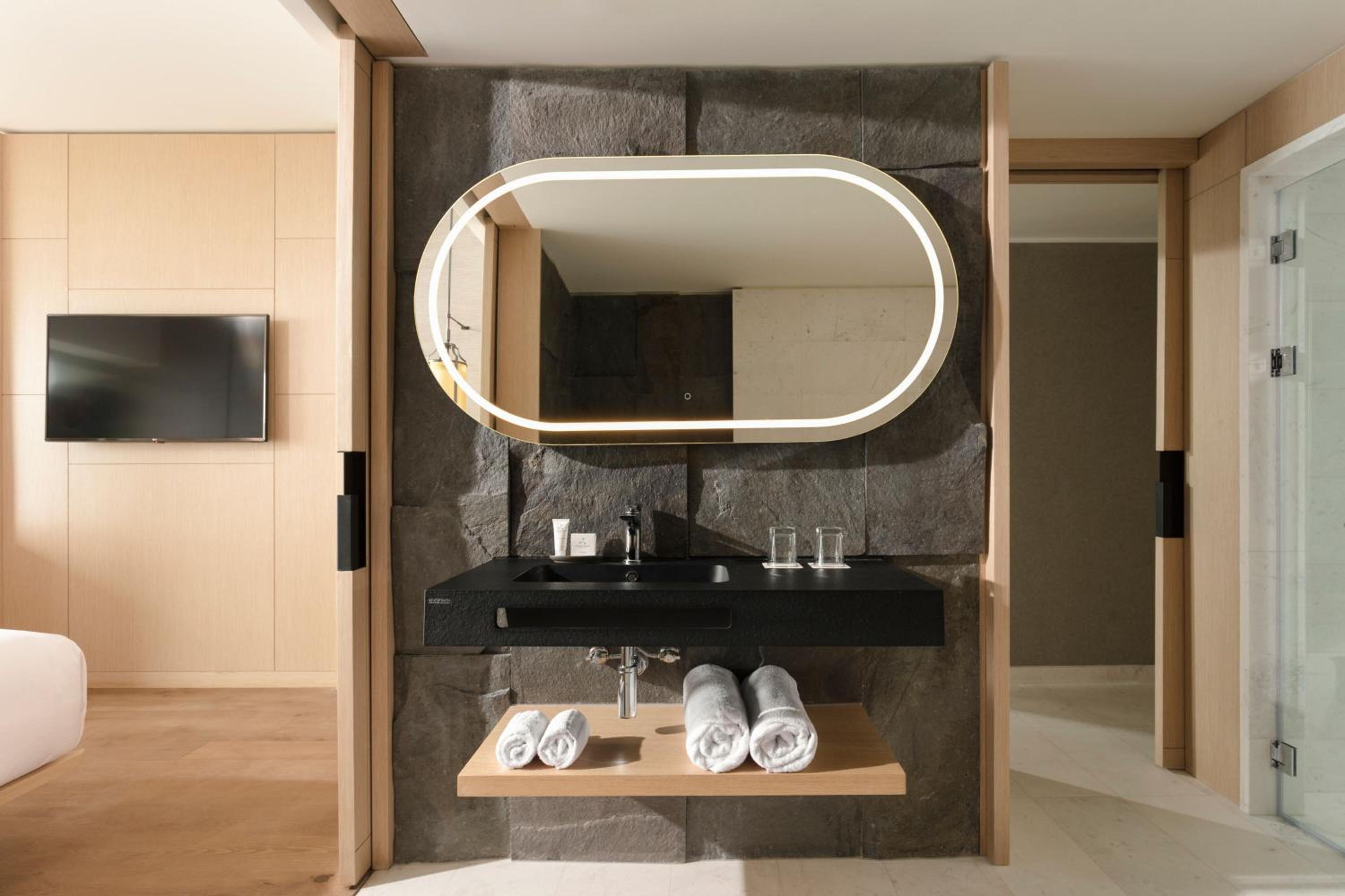 Contemporary, Classic, 2 Queen Beds, Ocean Front، JW Marriott Hotel Lima 4/6