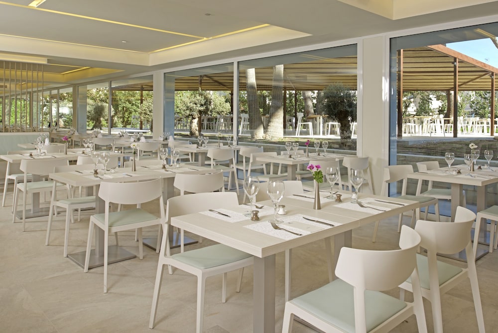Iberostar Waves Cristina 34/50