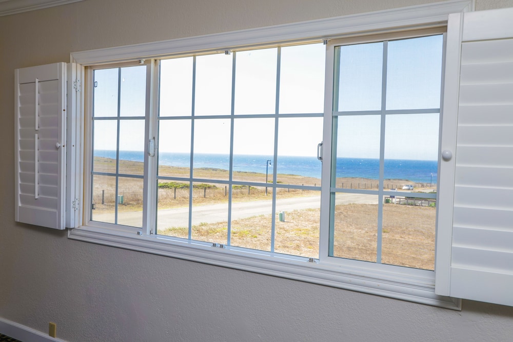Sea Breeze Inn 30/64