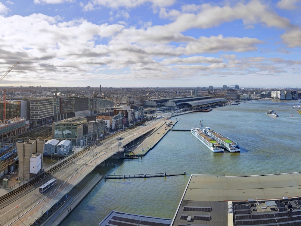 Movenpick Amsterdam City Centre 40/75
