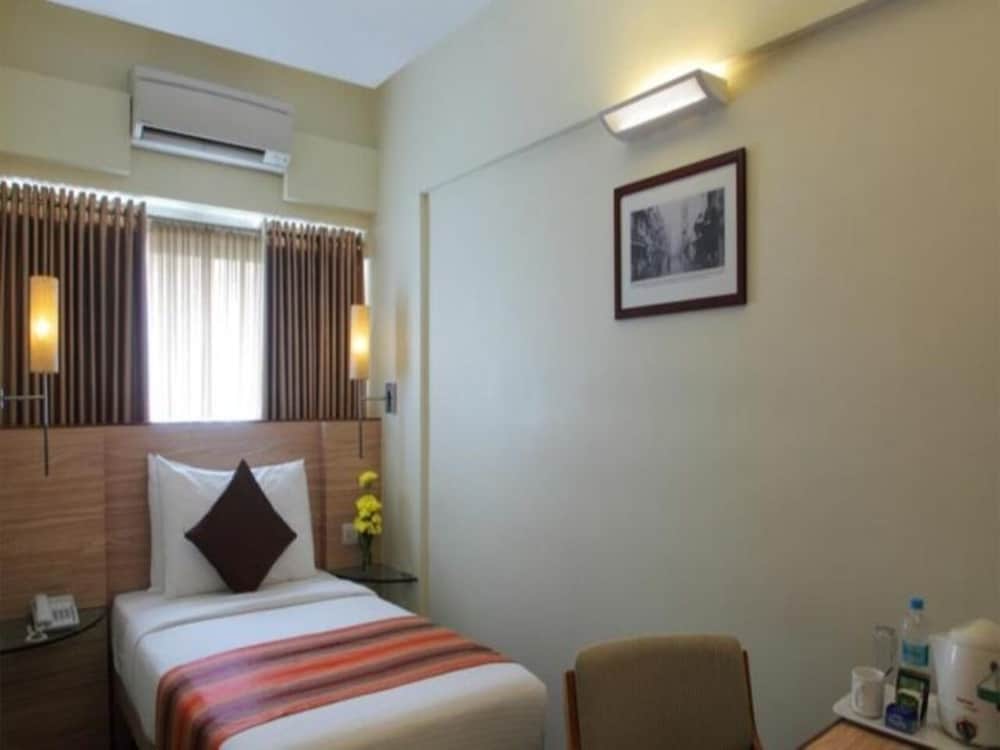 Hiltop Hotel 19/56