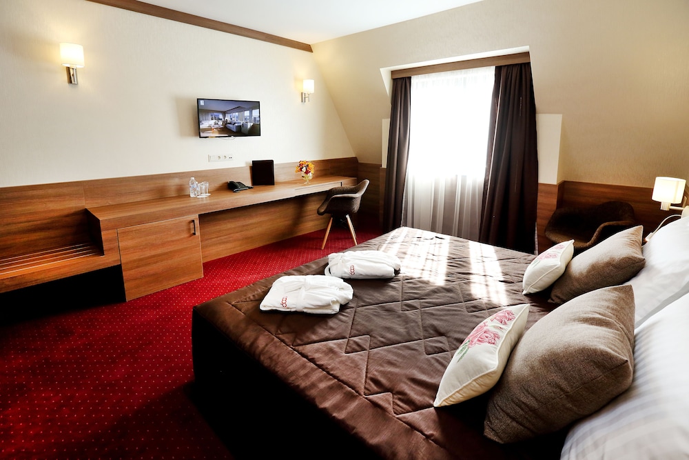 FAMILY SUITE, 2 BATHROOMS