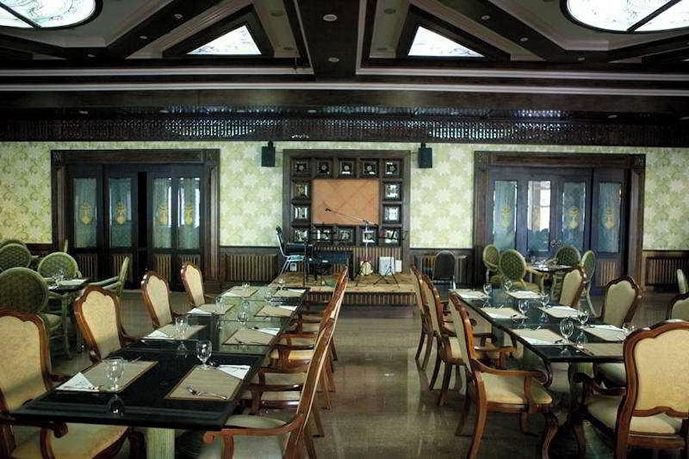 RueanPhae Royal Park Hotel 47/50