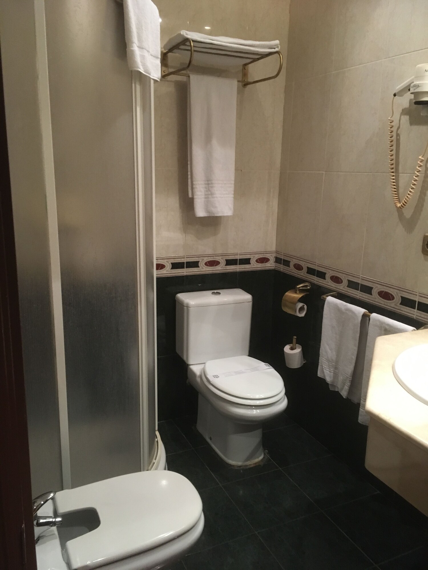 ROOM, SINGLE