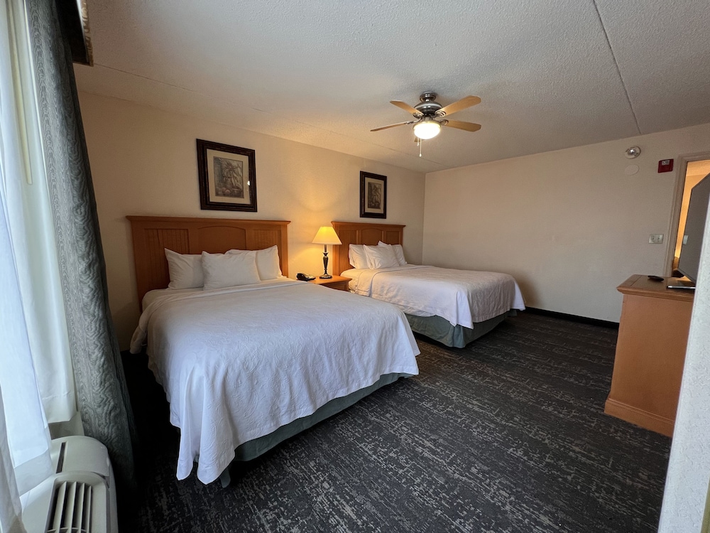 Hyatt House Colorado Springs Airport 14/42