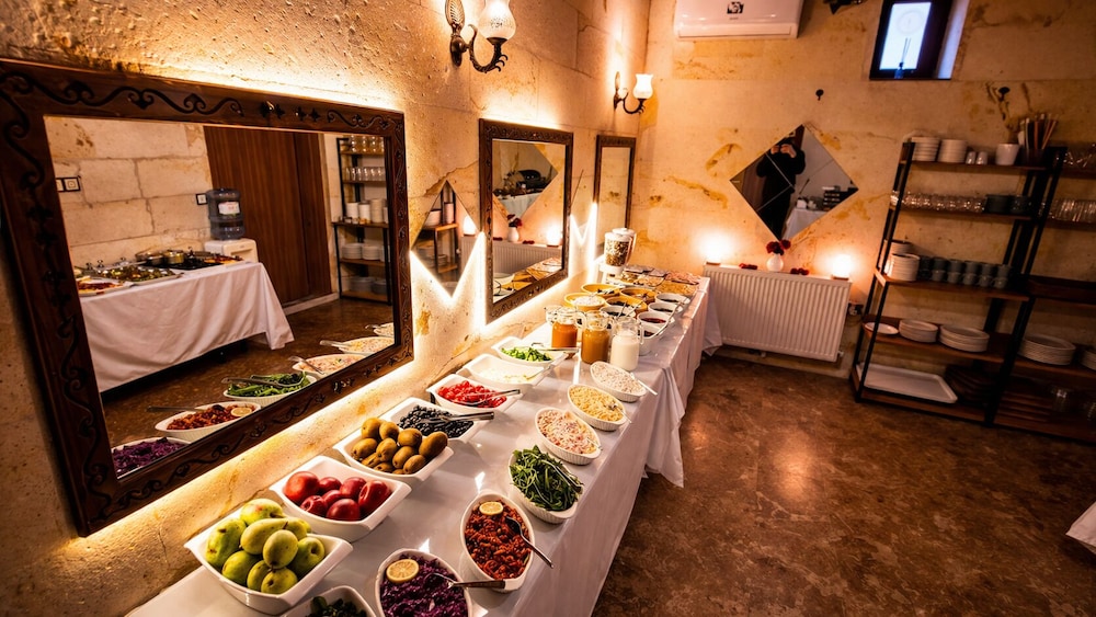 Milat Cave Hotel 49/50