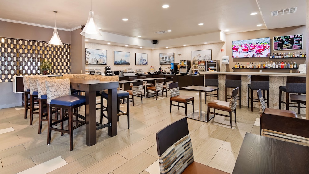 Best Western Plus Kansas City Airport-Kci East 33/43