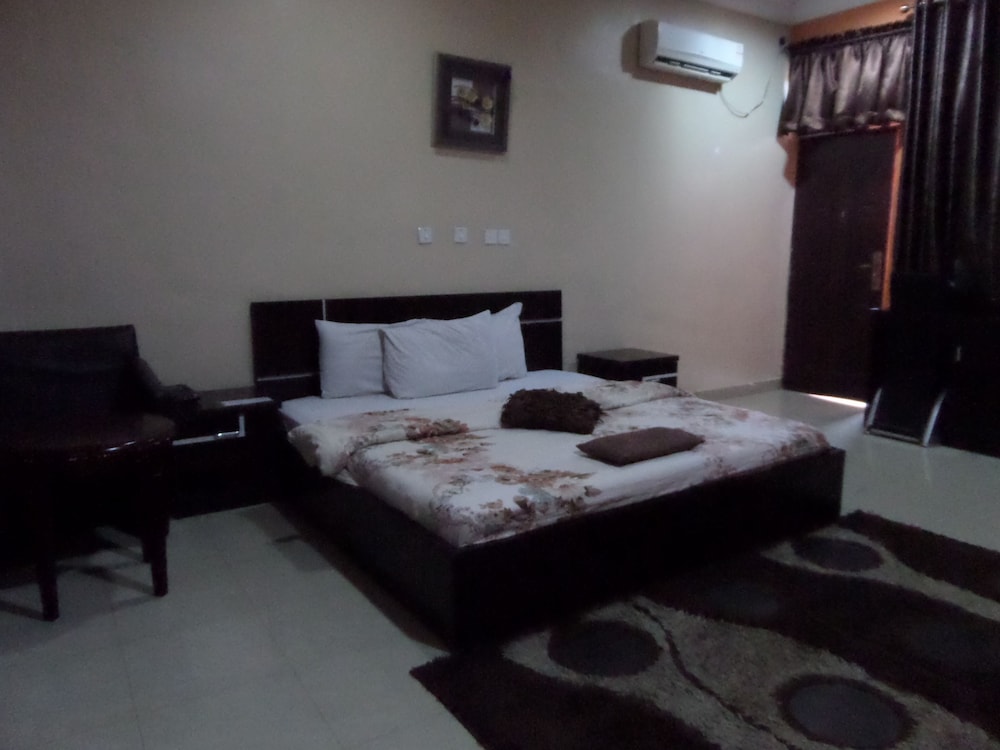 Alheri Suites 5/20