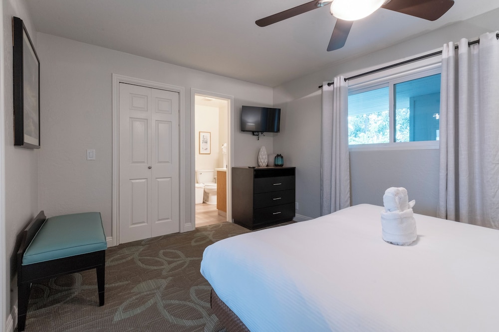 1 Bedroom, Junior Suite, 2 Murphy Beds, Queen Bed