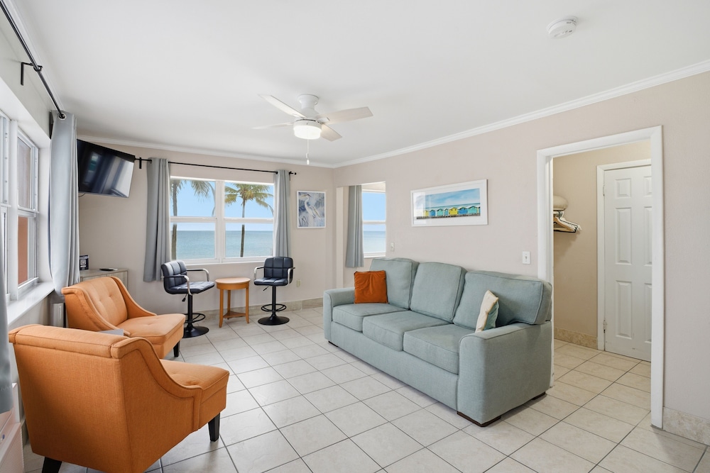 La Terrace Oceanfront 25/50
