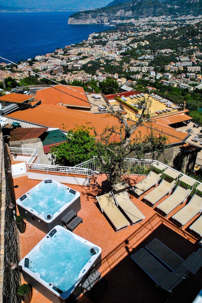 Villa Fiorita 28/53