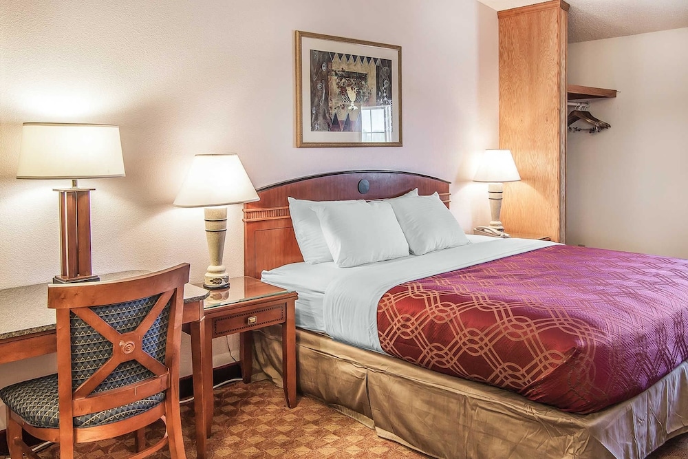 Econo Lodge Inn & Suites Madras 9/41