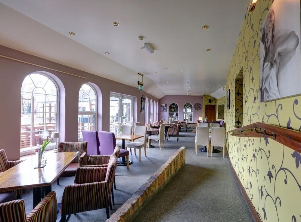 Manor Court Hotel 23/46