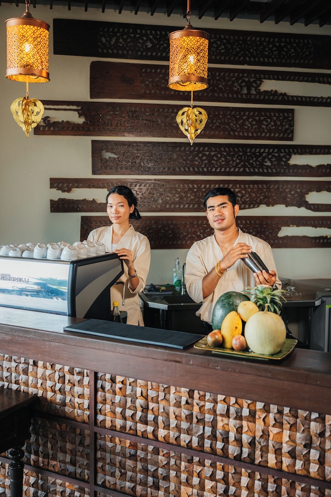 THE KALA SAMUI 8/50