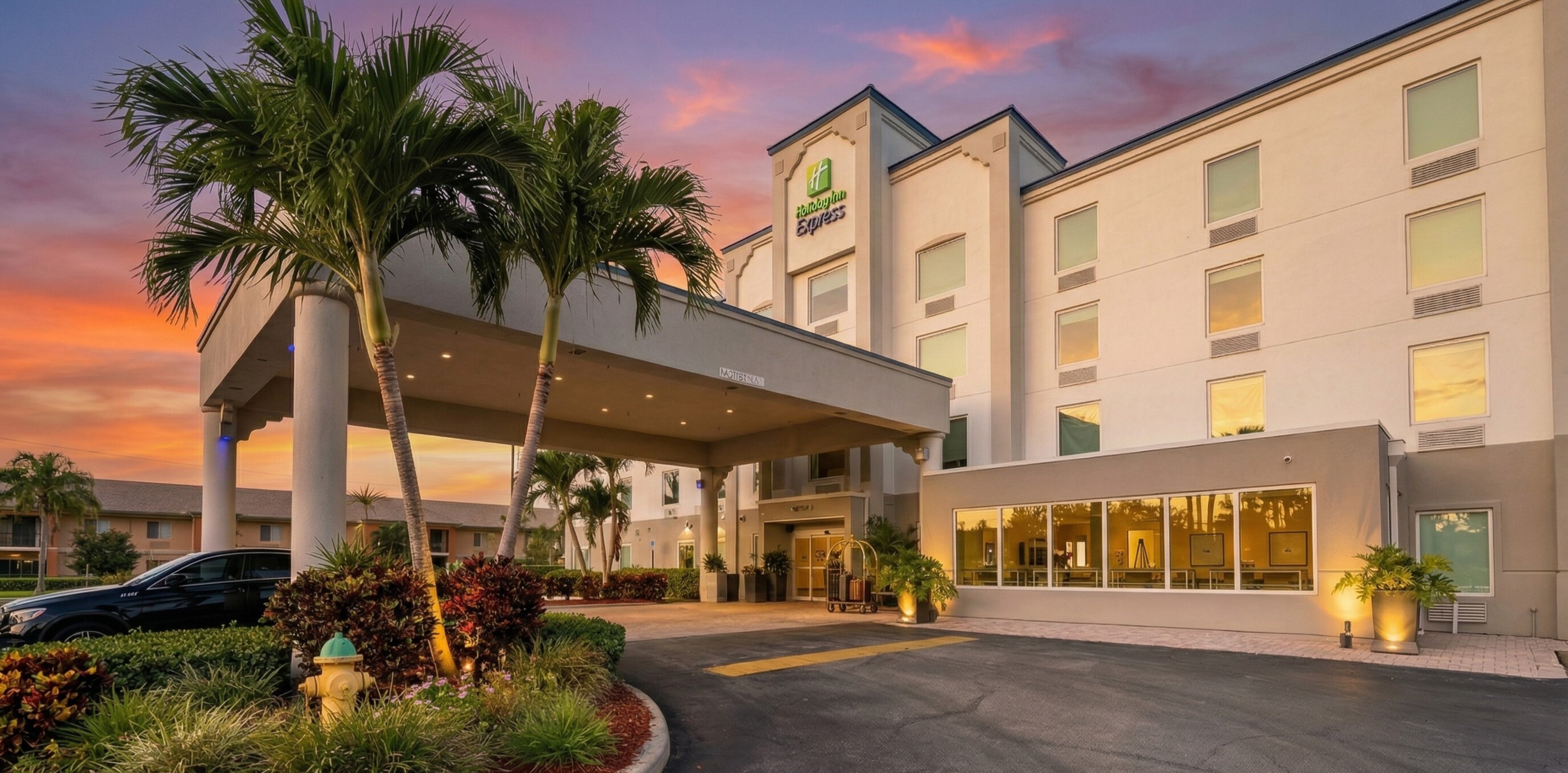 Holiday Inn Express Hotels Suites Cocoa Beach 65/71