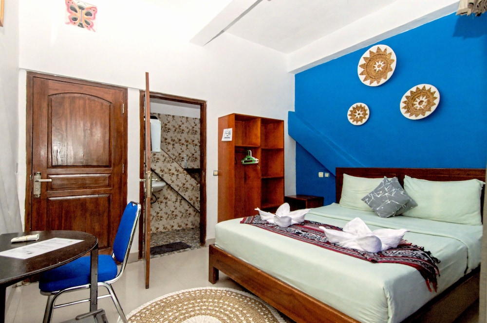 ROOM, DOUBLE BED