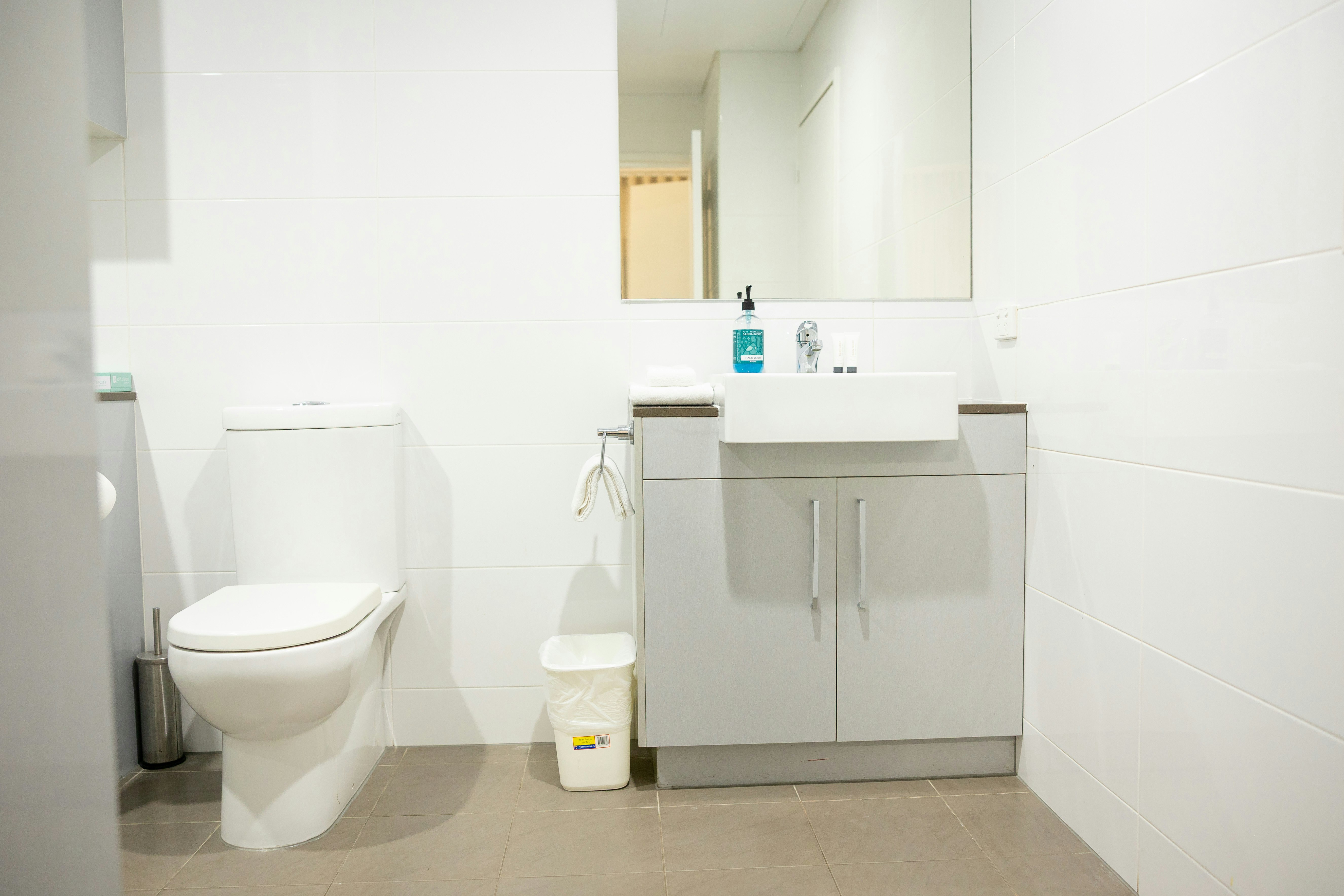 Baileys Serviced Apartments 72/76