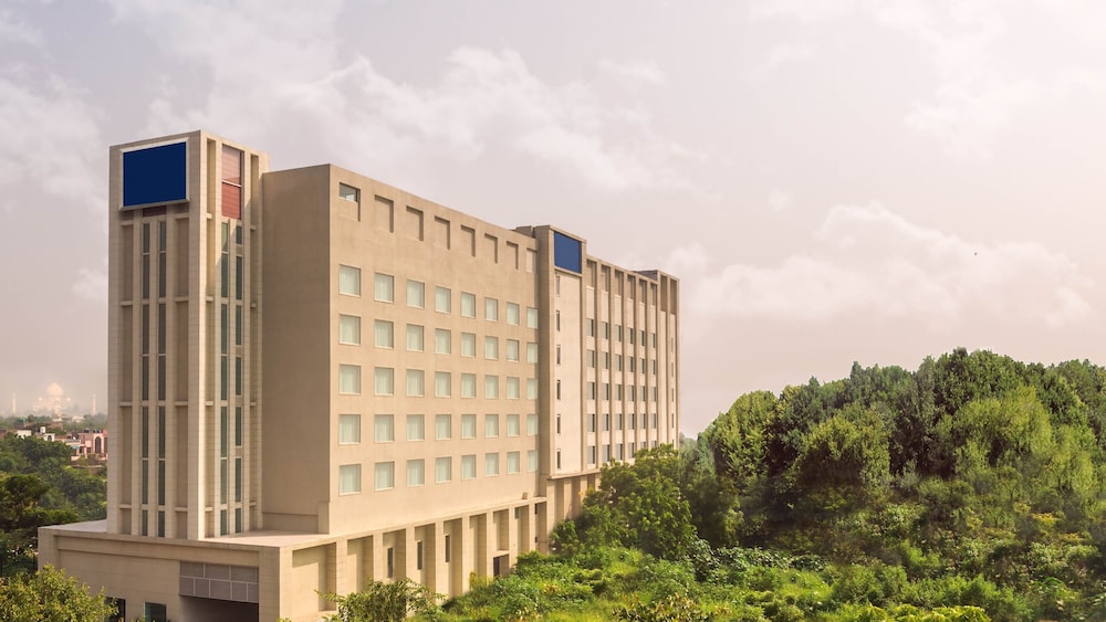 Radisson Hotel Agra 2/68