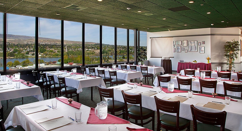 Coast Wenatchee Center Hotel 38/49