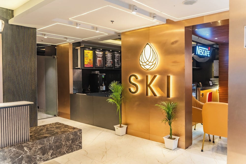 SKI Hotels And Resorts 4/49