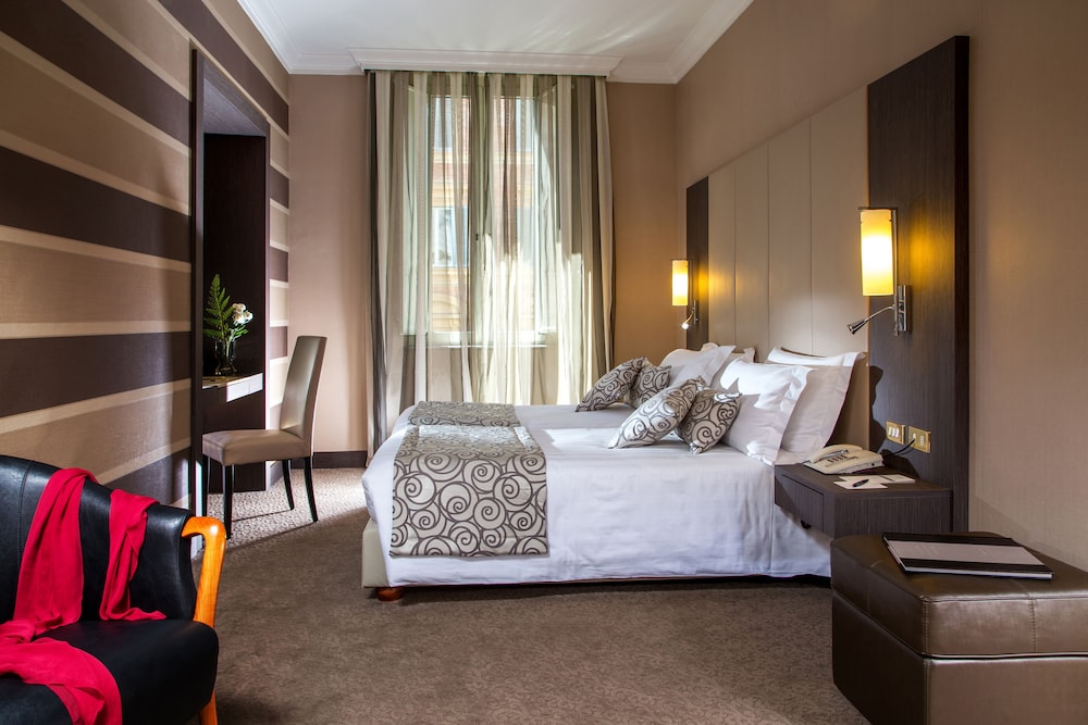 Savoy Hotel Rome 9/34