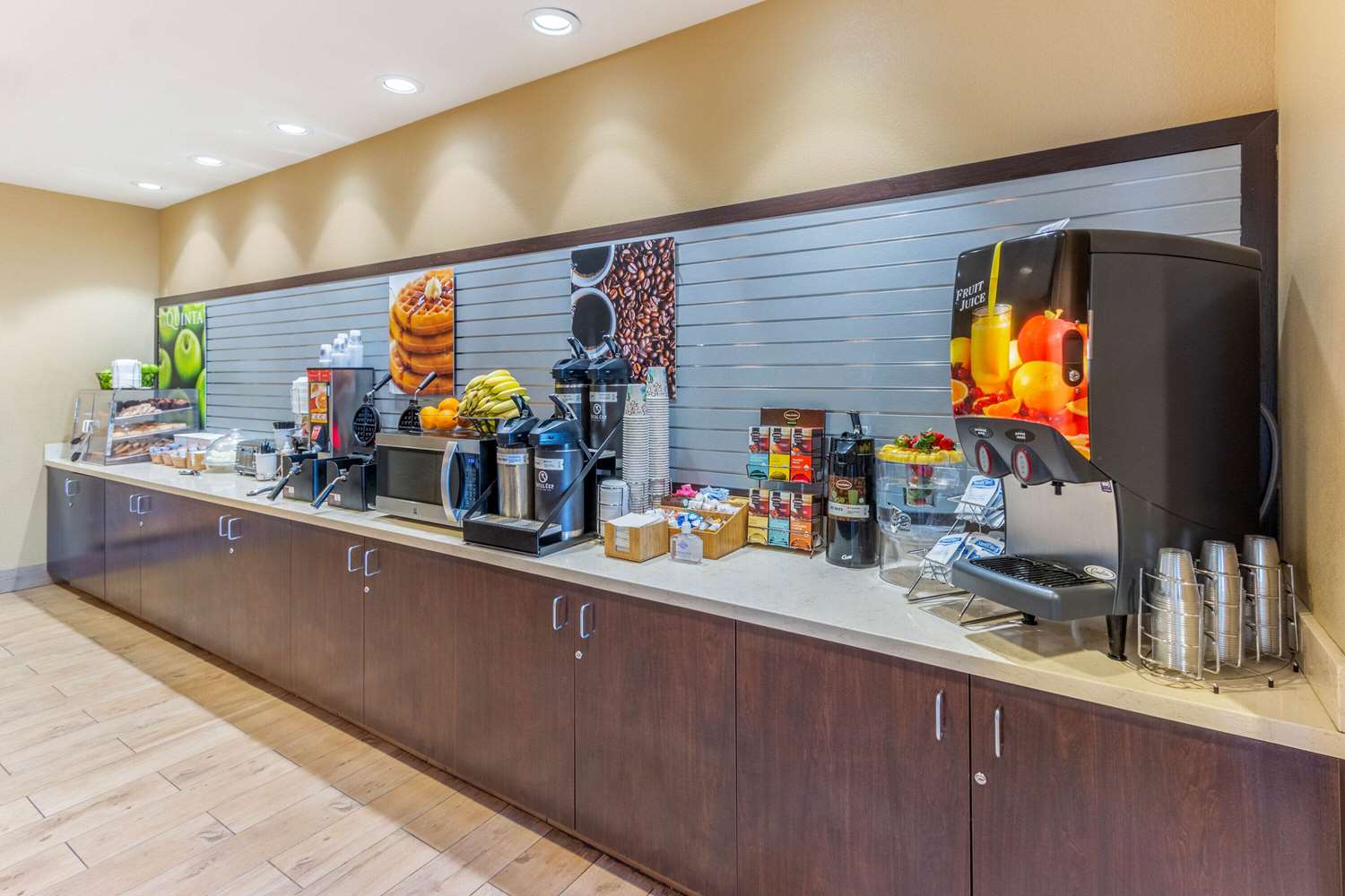 La Quinta Inn And Suites Carlsbad 39/59