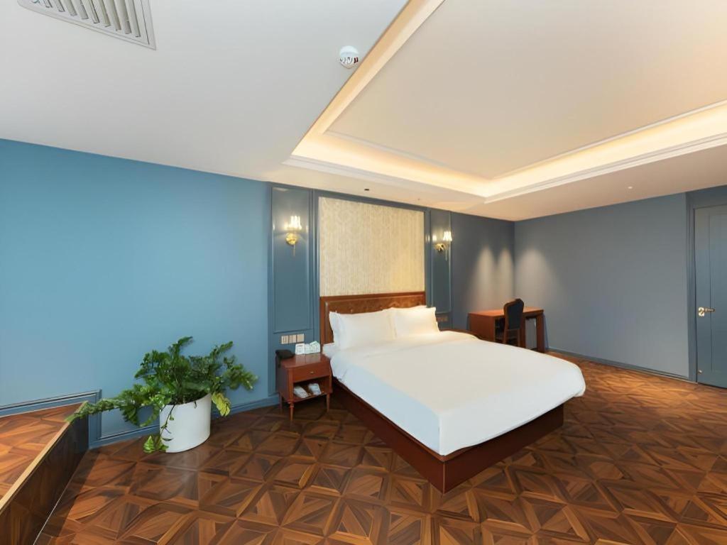 Yiting Zhenshe Hotel (Beijing Qianmen Pedestrian Street) 31/50