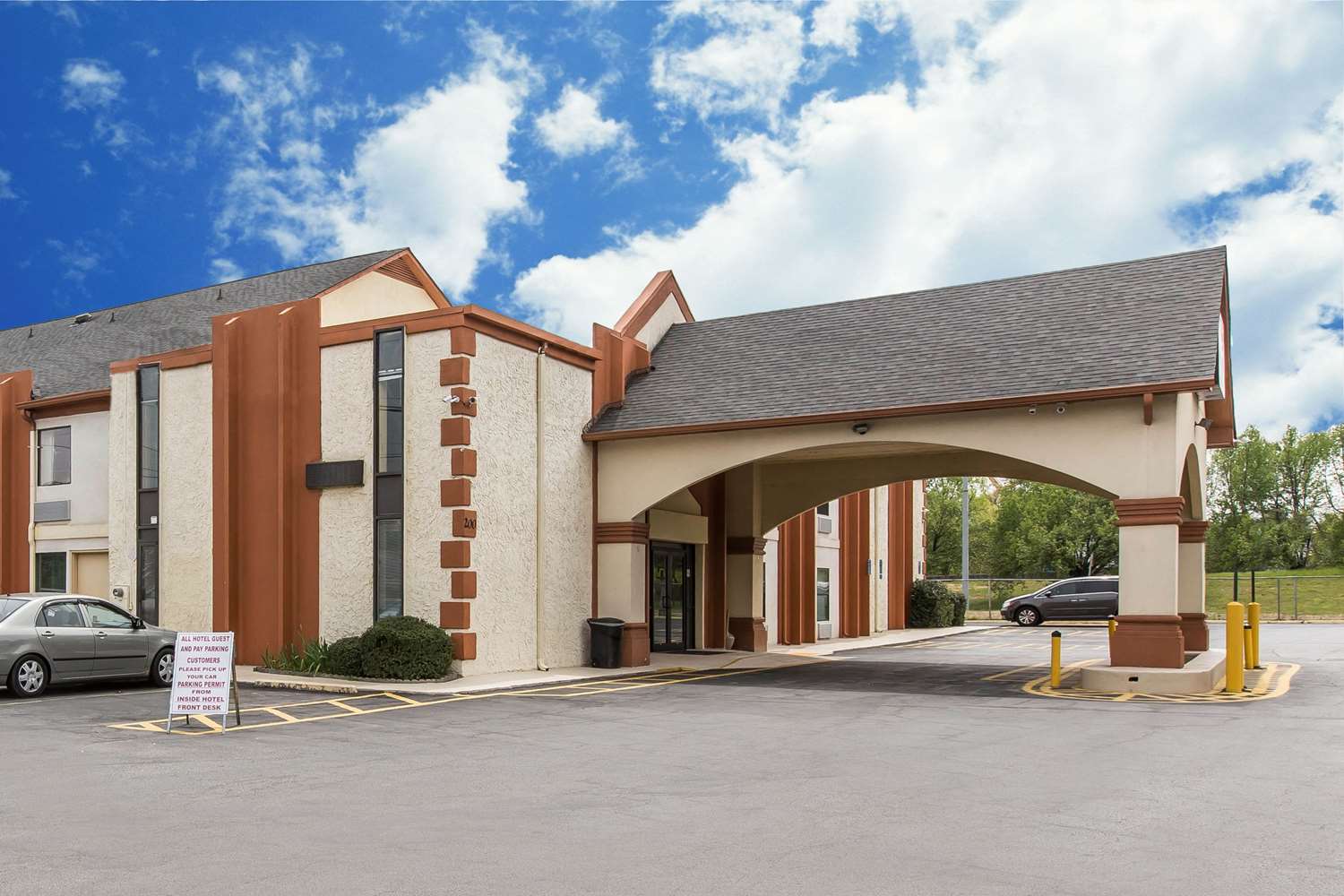 Econo Lodge At Six Flags 15/15