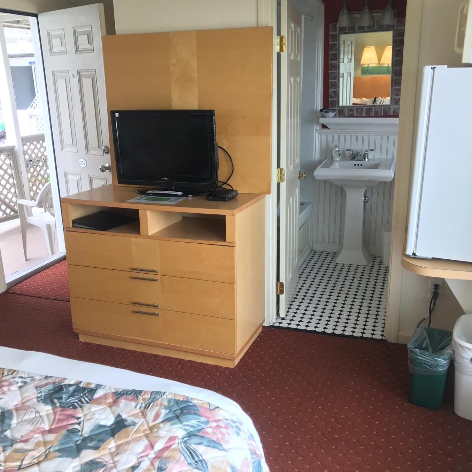 The Corsair & Cross Rip Oceanfront Hotel 34/50
