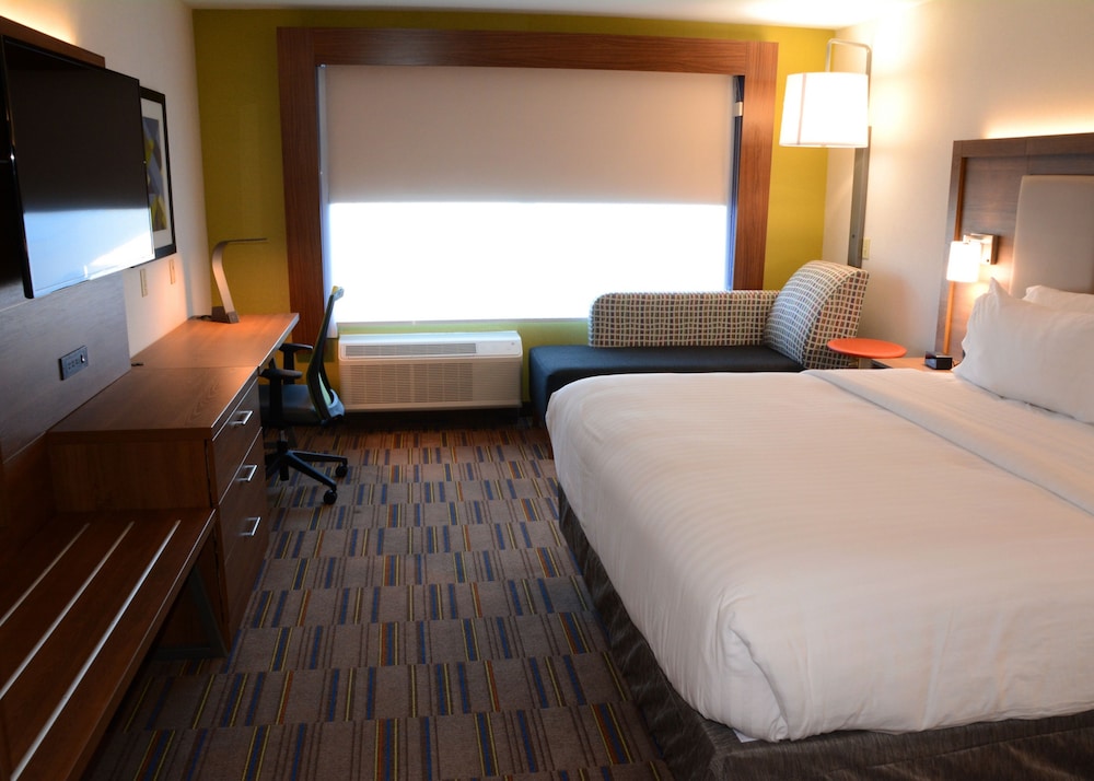 Holiday Inn Express Suites Pittsburgh Monroeville 15/49