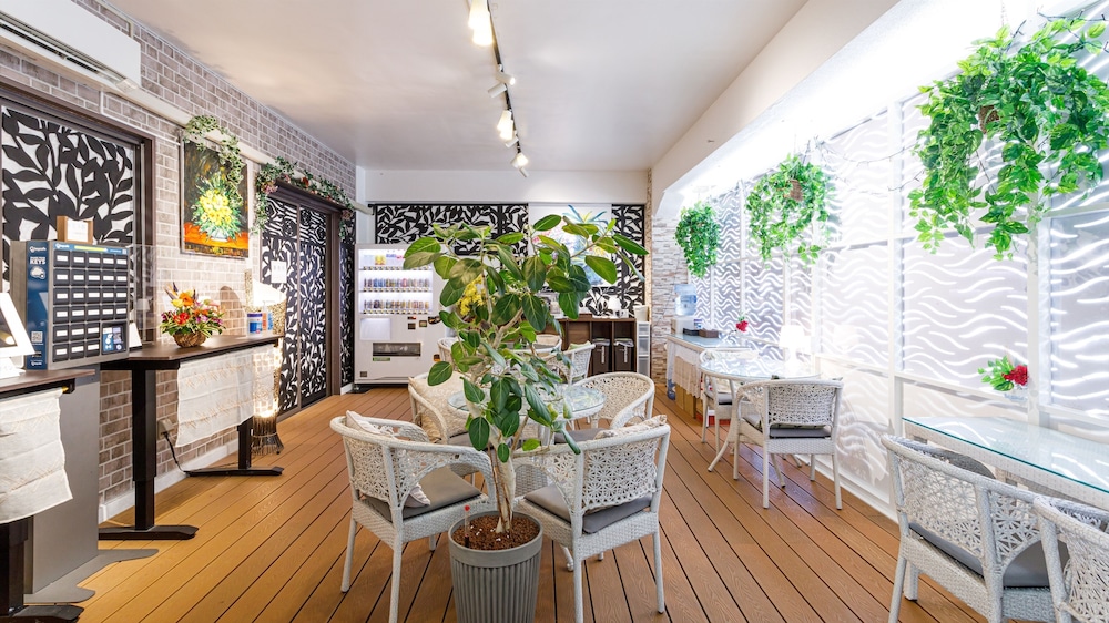 Living Inn Asahibashiekimae Premier 44/60
