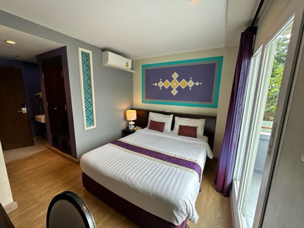Sawasdee Hotel At Sukhumvit Soi 8 15/48