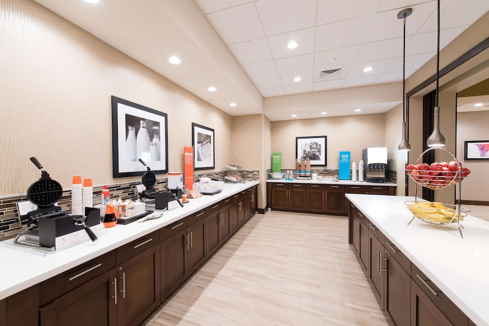 Hampton Inn & Suites Walterboro 51/53