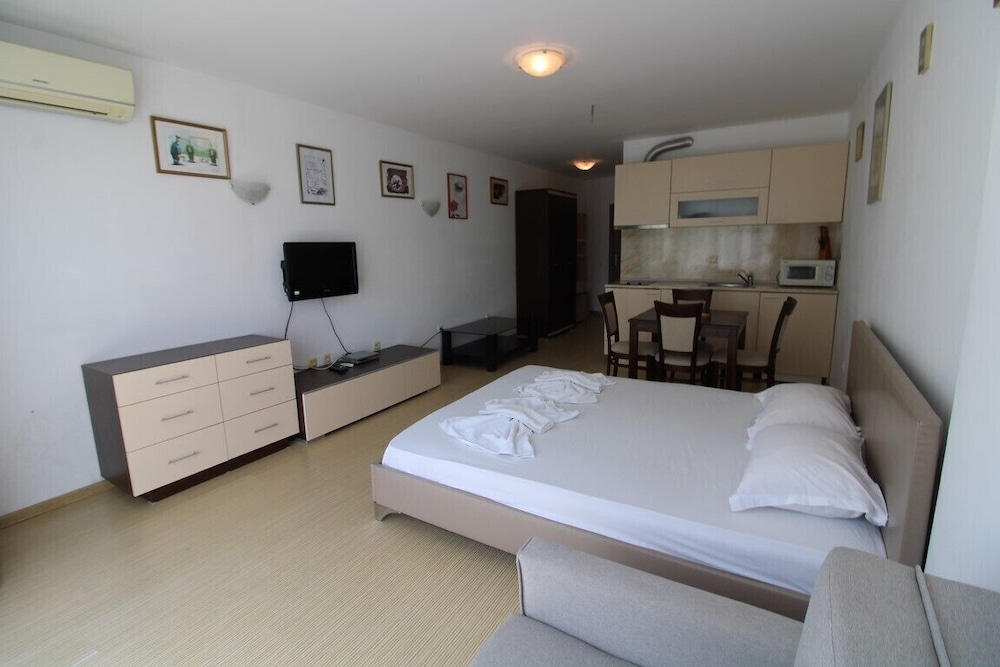 Menada Sunny Beach Plaza Apartments 13/50
