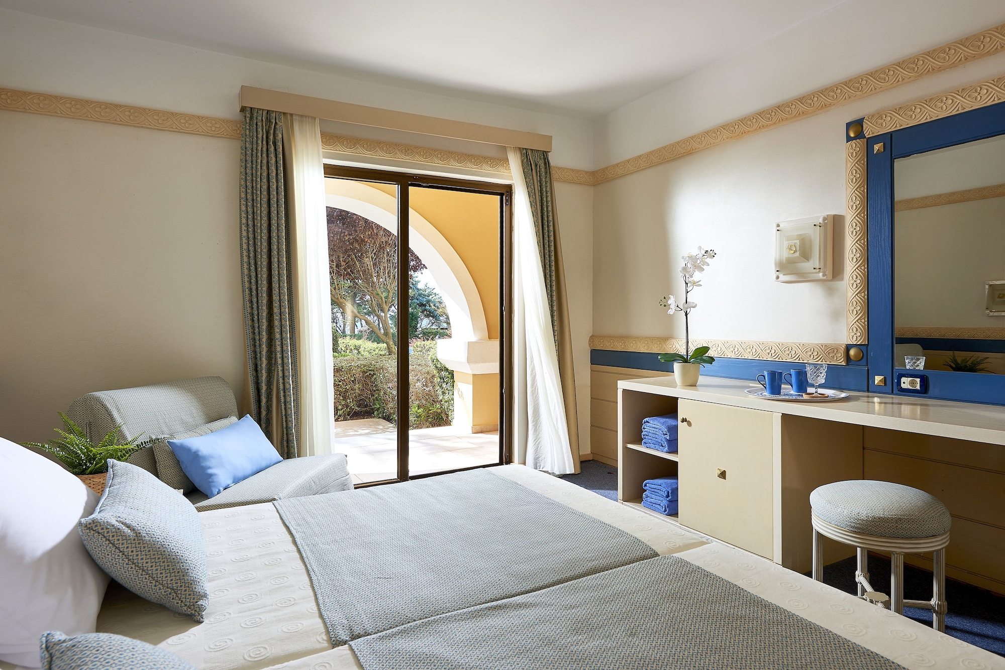 DOUBLE ROOM GARDEN VIEW MAIN BUILDING