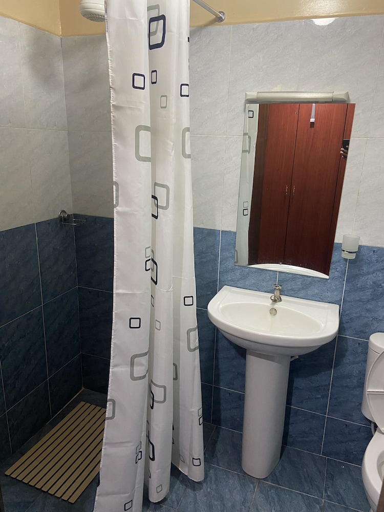 Milimani Executive Suites 24/25