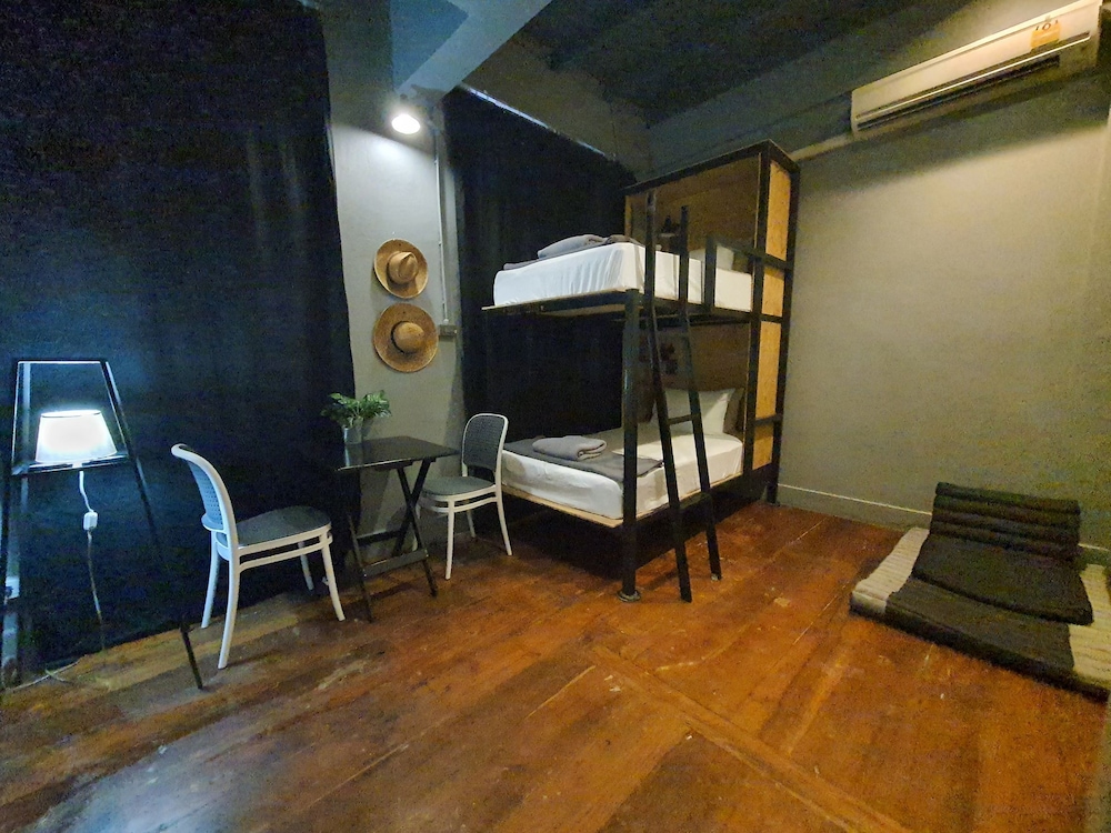 Bangkok Bed And Bike 25/50