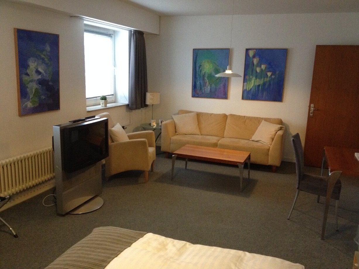Ostergaards Hotel 48/75