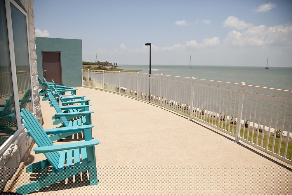 Holiday Inn Express Suites Port Lavaca 34/53
