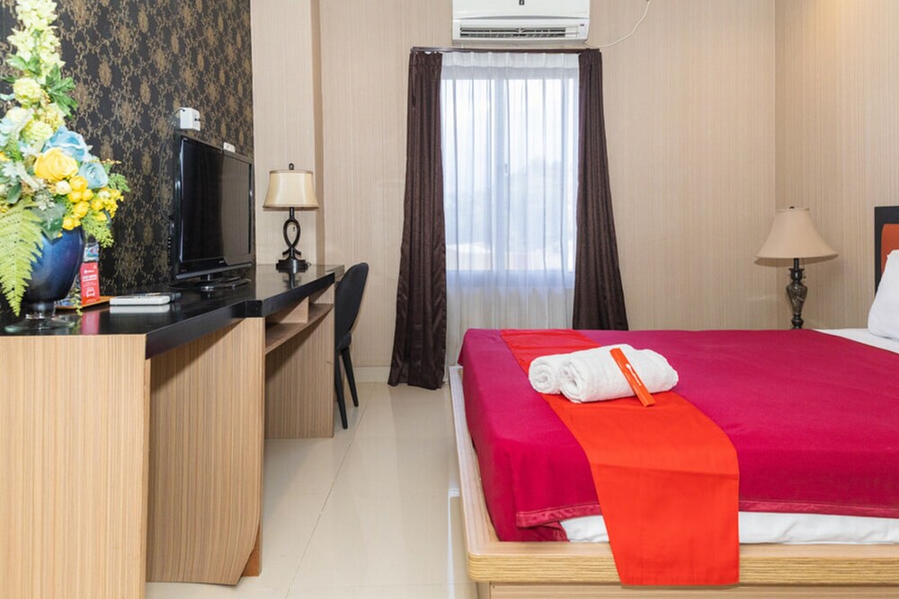 RedDoorz Plus @ Paal 2 Manado (RedDoorz - Elfah Hotel) 19/41