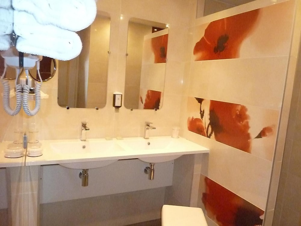 INTER-HOTEL LES COQUELICOTS 21/25